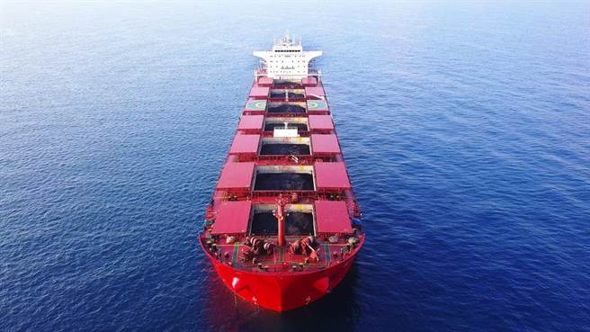 大陆拒卸货，澳70煤船逾千名水手滞海上数月，船员称几度崩溃。（图／达志影像shutterstock）