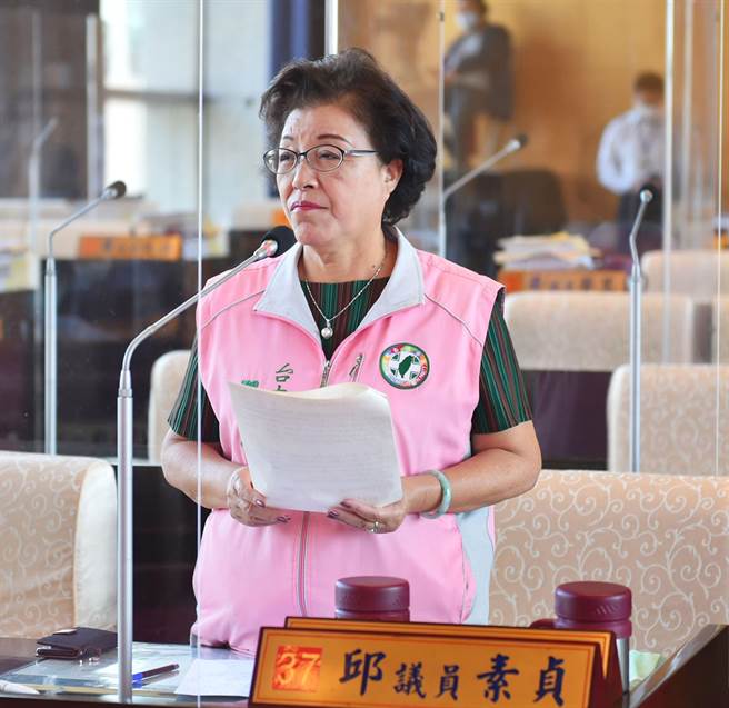 市议员邱素贞说，卢秀燕应明确告诉台中市民，未来两年她将把台中市治理成什么样的城市？（陈世宗摄）