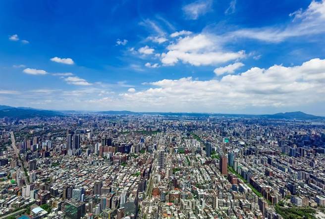 台北101 89樓觀景台明年針對國人分齡優惠，晴天時眺望景觀開闊。（台北101提供）