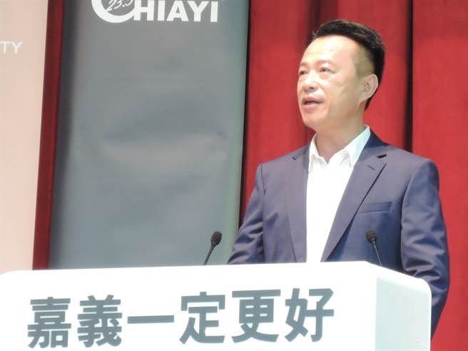 嘉义县长翁章梁强调会尽全力带领嘉义县朝向农业和工业并进的路上。（张毓翎摄）