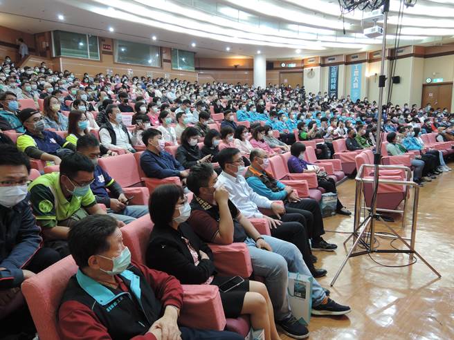 观光、农业、产业、教育等各界人士前来聆听。（张毓翎摄）