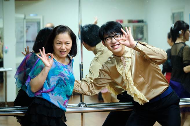 陳昊森與潘麗麗劇中有多場對手戲。（公視提供）