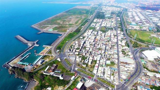 大林蒲遷村安置計畫書（草案）已經完成草案初稿，計畫書將於新曆年後公開，圖為大林蒲空拍圖。（本報資料照片）