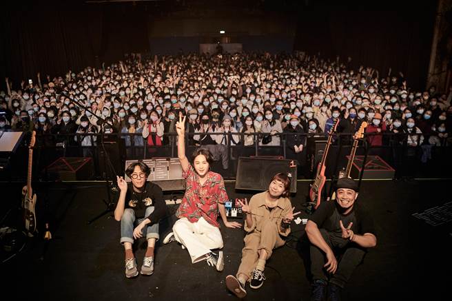 许含光昨在台北华山Legacy开唱。（好多音乐提供）