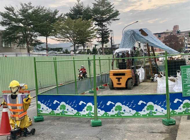 南投市區汙水處理管線，還在興建中。（廖志晃攝）