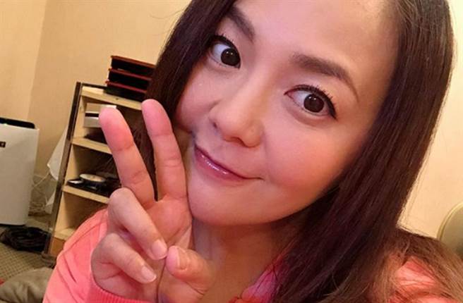 华原朋美最近开设付费粉丝俱乐部。（图／翻摄自 IG）