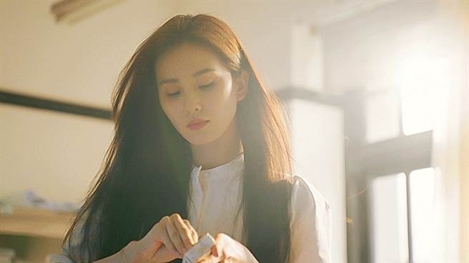 劉詩詩女神感十足。（圖／電視劇《流金歲月》劇照）