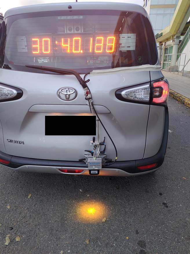 新北市交通大队今（29日）表示，新北市区间平均速率执法设备率先通过国家检测，为维护市民交通安全将持续执法、扩大办理。（新北市交大提供）