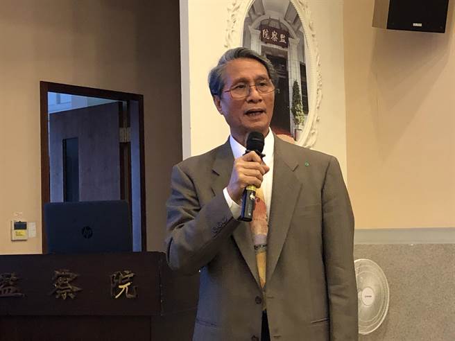 监委鸿义章上午以「法令-事实-机关：这些事，你们既做在我这弟兄之中最小的一位身上，就如同是做在我身上了」为题，举行记者会。（赵婉淳摄）