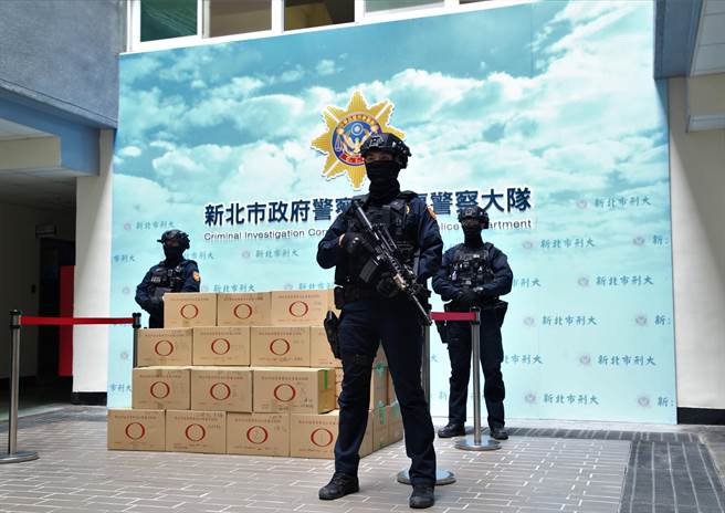 新北市警察局今（29日）上午將查扣第三、四級毒品共222.6公斤，送往新北市新店垃圾焚化廠進行銷燬。（新北市刑大提供）