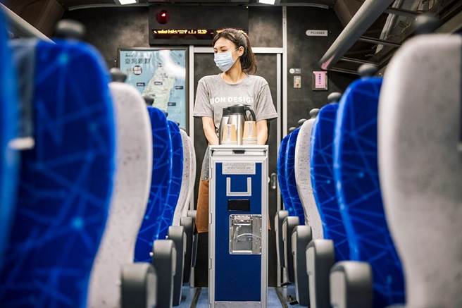 鳴日號主打「五星服務」及「五感體驗」，以獨特尊榮感、在地文化、鐵道文化和美食文化四項元素規劃遊程，打造高規格的鐵路主題旅遊。(雄獅提供)