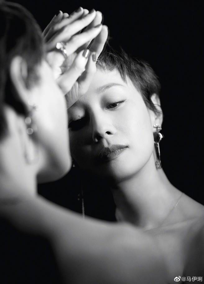 马伊璃离婚后看似坚强，但日前却吐露恢復单身后过得不好，靠身心科苦撑。(翻摄自马伊璃微博)