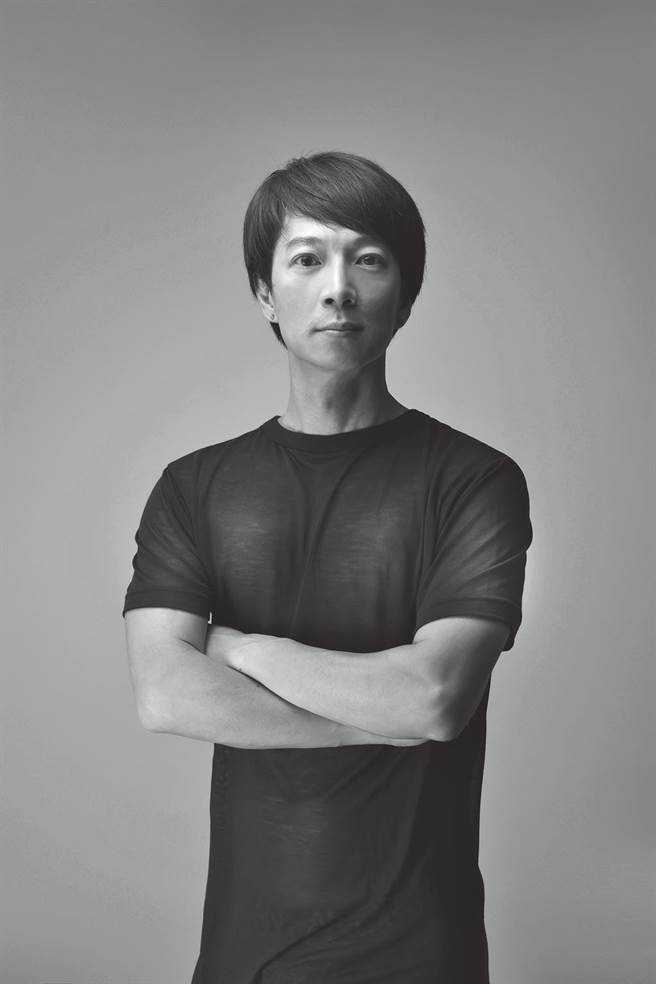 沈斻开设YouTube节目《跟老师上床》，盼同志过得更好。（沈斻提供）