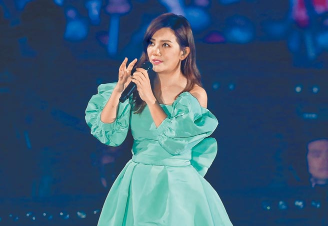 梁静茹一连2场演唱会都唱到落泪。（粘耿豪摄）