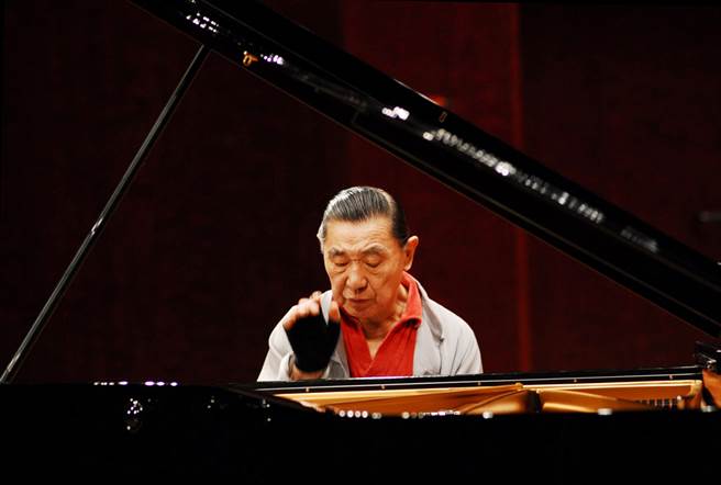 鋼琴大師傅聰曾於2014來台舉行80大壽音樂會。(圖／新象提供)