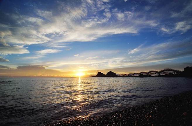 图为三仙台曙光。（资料照 庄哲权摄）