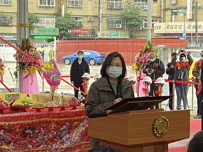 调查局中和园区破土，总统蔡英文期勉全力以赴国安犯防任务。（张孝义摄）
