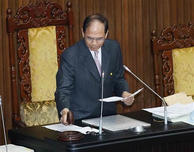 因应「推动募兵制暂行条例」即将届期，立法院今天三读通过「国军退除役官兵辅导条例」部分条文。（姚志平摄）