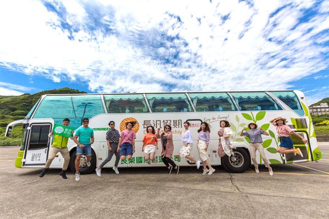 長汎旅行社自2021年元旦起正式接手立榮假期總代理，與立榮航空聯手打造全新旅遊平台。（長汎提供）