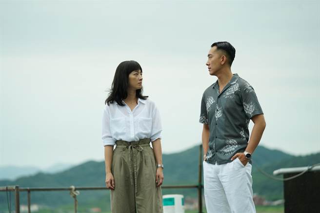 爱情喜剧《腿》桂纶镁泼辣演技备受讚誉。（甲上娱乐提供）