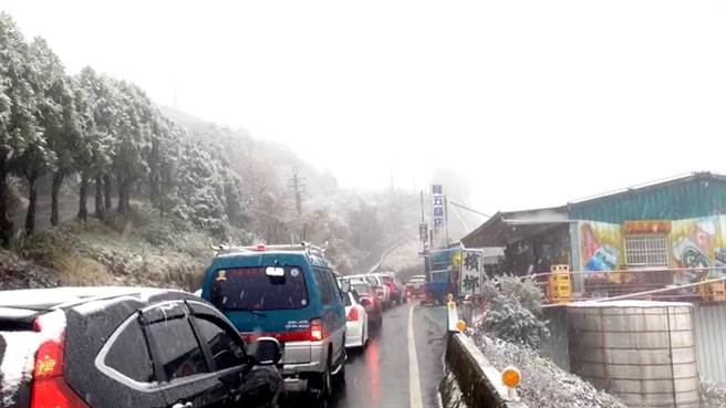 通讯软体群组疯传南投仁爱乡下雪影片