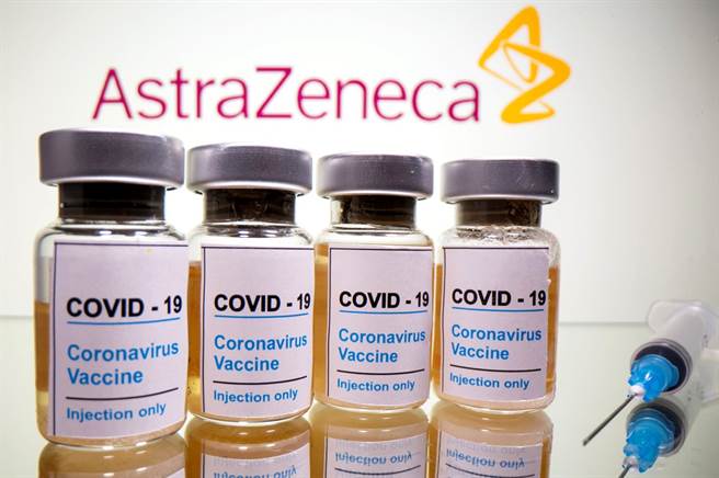 英國30日正式批准阿斯特捷利康製藥公司（AstraZeneca）與牛津大學共同開發的新冠疫苗，成為全球第一個批准使用AZ疫苗的國家。（圖／路透社）