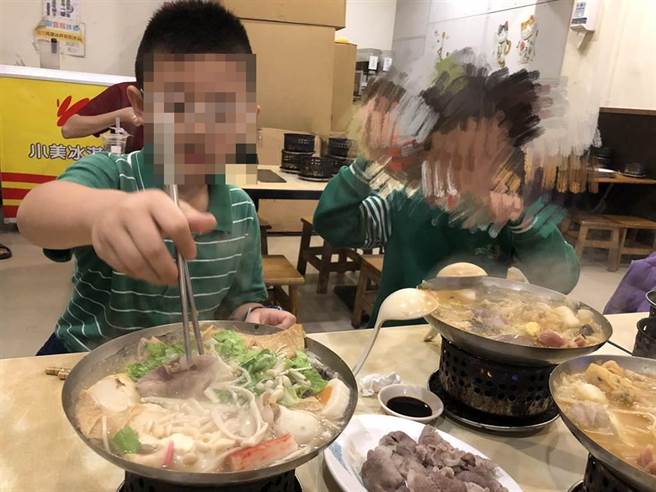 萊豬即將在元旦叩關，不只家長擔心不已，甚至還有國小三年級學童主動向父母表示：「我不要吃萊豬，我要吃台北豬」，童言童語雖引人發笑，卻也反映學童對食安充滿憂慮。（台北柯姓家長提供／李侑珊台北傳真）