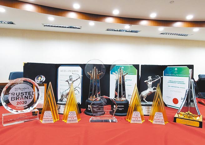 中油今年九大奖项荣誉大丰收。图／中油提供