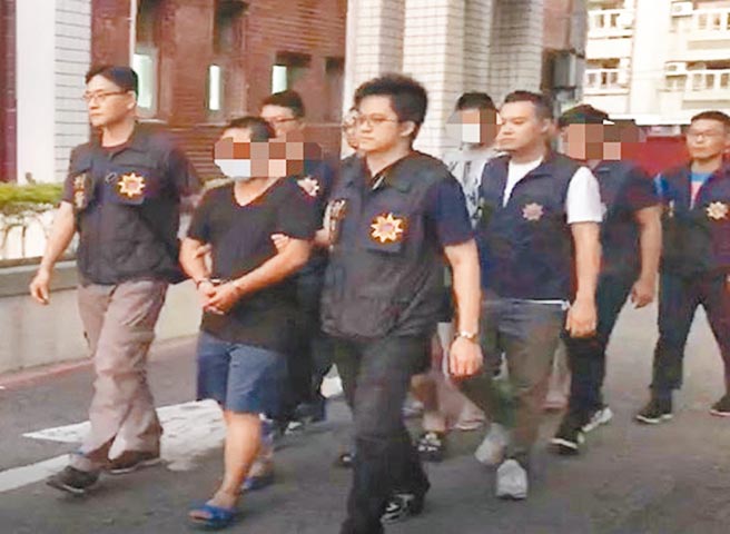 刑事局侦六队逮获「师父级」制毒嫌犯，起出K他命成品及大批枪弹。（民眾提供／卢金足台中传真）