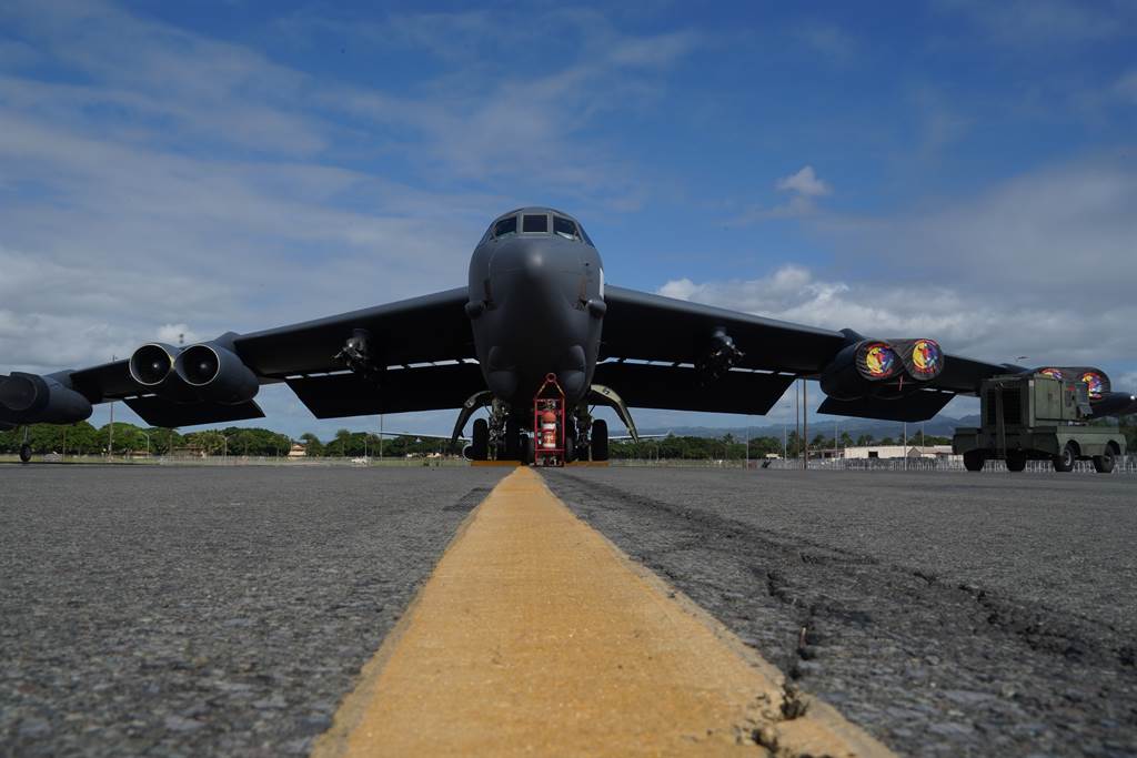 B-52在一个月内2度走访中东，吓阻任何可能攻击的发生。图/DVIDS(photo:ChinaTimes)