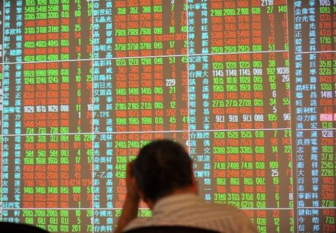 台积电攻上528元新天价，台股封关日衝破14760点史上新高。（资料照）