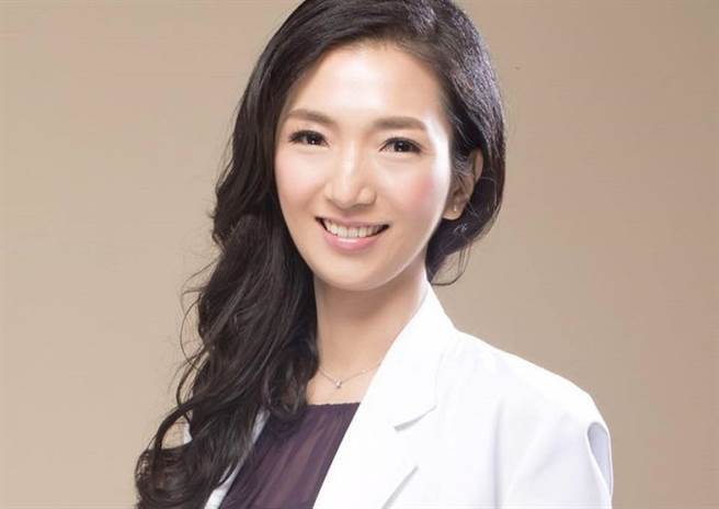 中醫師羅珮琳平時都喝溫開水，飲食清淡不吃冰。(圖/取自中醫師羅珮琳Facebook 康健雜誌提供）