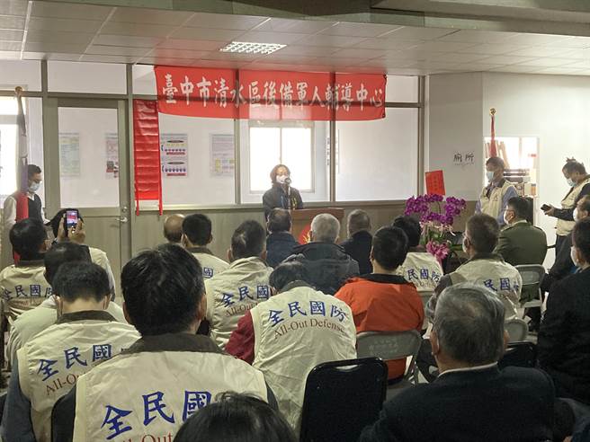 民政局副局长周瑺玫代表市长卢秀燕至现场见证。（台中市政府提供／陈世宗台中传真）