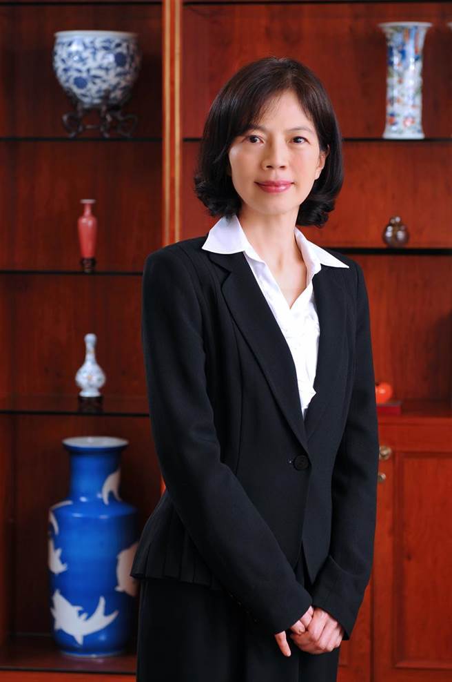 （寿险债券女王郭瑜玲31日告别中寿，展开退休生活。图／本报资料照片）