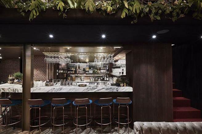 不知道带妹子去哪里装逼？OPIUM Champagne Bar 网美的香槟秘境（图／BEEN蜂报提供）