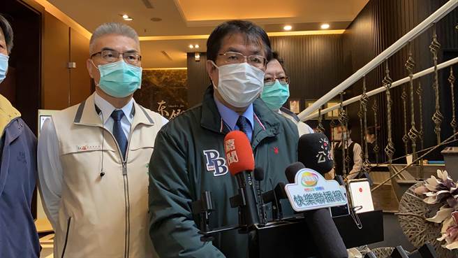 台南市長黃偉哲昨晚宣布跨年晚會改線上辦理，至於元旦升旗則如常舉辦。(曹婷婷攝)