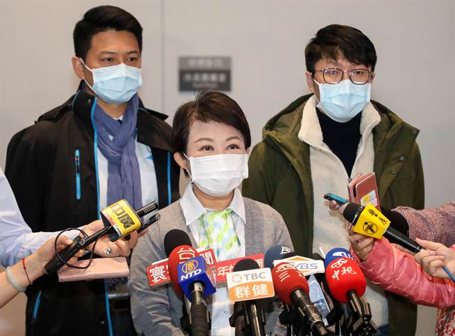 市长卢秀燕31日呼吁，为城市安全及民眾健康，请配合管制，建议在家观赏直播避免群聚风险。（陈世宗摄）