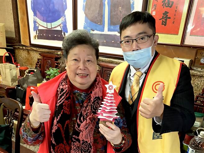 超有亲和力的陈零，从餐饮业转职永庆房屋，入行短短7个月就已赚到百万年薪!(图/业者提供)