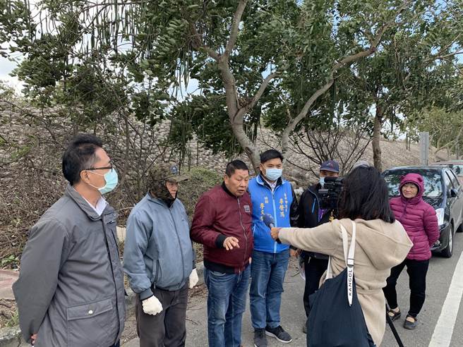 市议员李荣鸿31日邀集相关单位会勘并要求设置北堤东路自行车道。（李荣鸿服务处提供／陈淑娥台中传真）