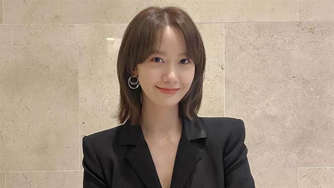 潤娥近日在IG上曬出穿搭引發話題。（圖／IG@limyoona__official ）