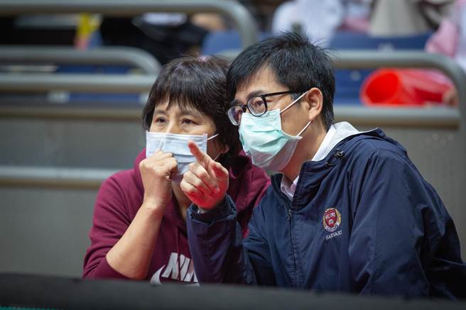 陈其迈观赛。（袁庭尧摄）