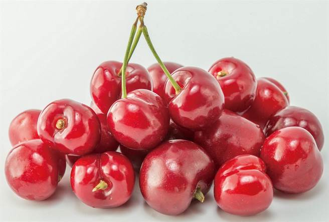 JASONS智利樱桃28~30MM，450g，买1送1，2盒特价399元，每人限购1组，数量有限，售完为止。（JASONS提供）