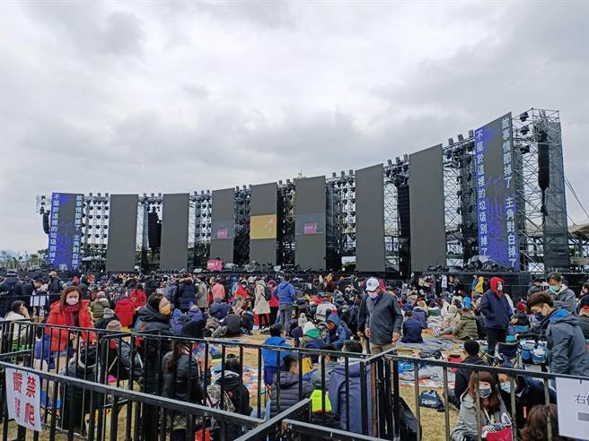 張惠妹今在台東舉辦跨年演唱會。（尤嬿妮攝）