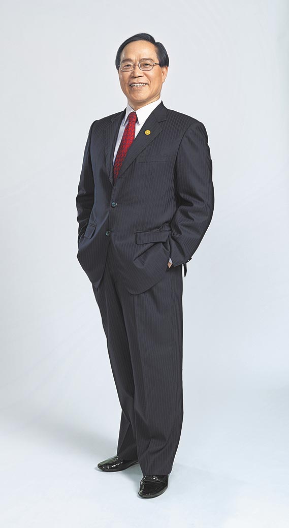 专注企业永续，中华电信连8年获The Asset ESG Corporate Awards白金奖，图为中华电信董事长谢继茂。图／中华电信提供