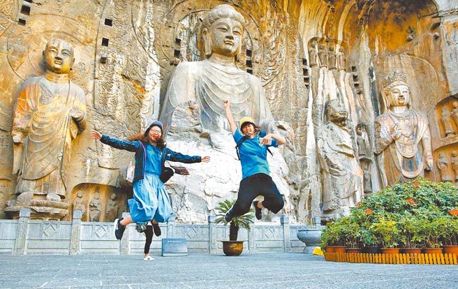 兩岸關係嚴峻，民間交流嚴重受到影響，日前便傳出，教育部規定學校與對岸視訊交流，也要上網報備。（中新社）