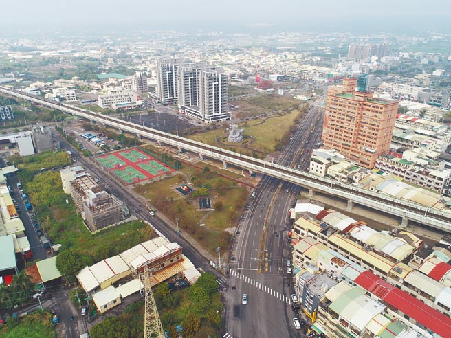 龙灯滞洪池完工后可滞水量达4万7175立方公尺，相当于19个标准游泳池水量，比圆林园滞洪池还大，可解决淹水问题。（县府提供／吴建辉彰化传真）