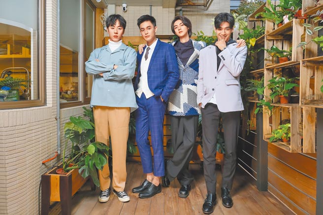 涂善存（右起）、陳立安、安俊朋、林嘉威昨分享拍戲趣事。（LINE TV提供）