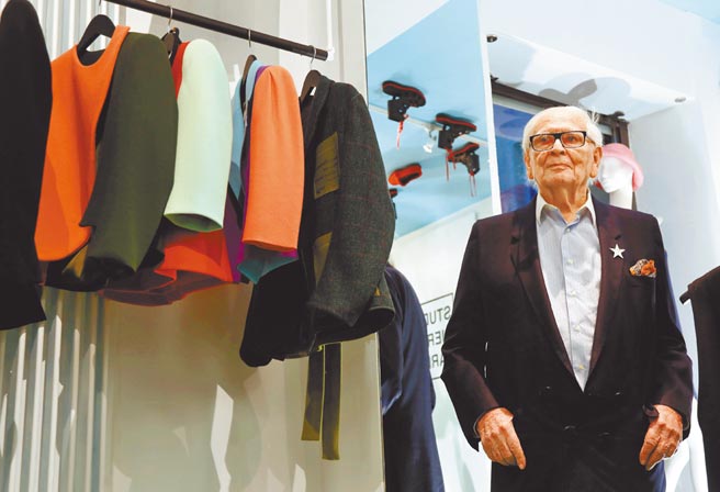 时尚大师皮尔卡登过世，享耆寿98岁，震惊时尚圈。（路透）