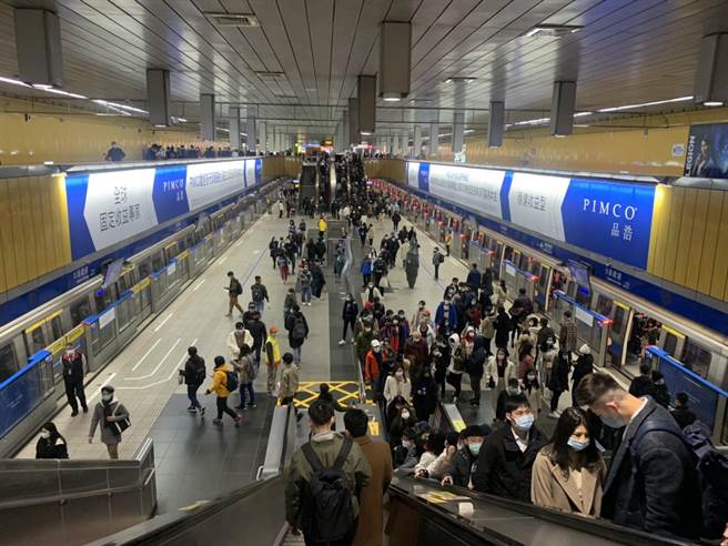 北捷不再塞，运量狂掉45万人次。（张薷摄）