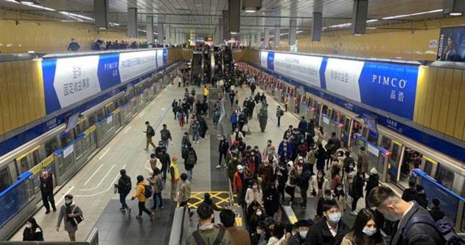 北捷不再塞，运量狂掉45万人次。（图／中国时报张薷摄）